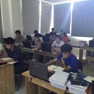 課室